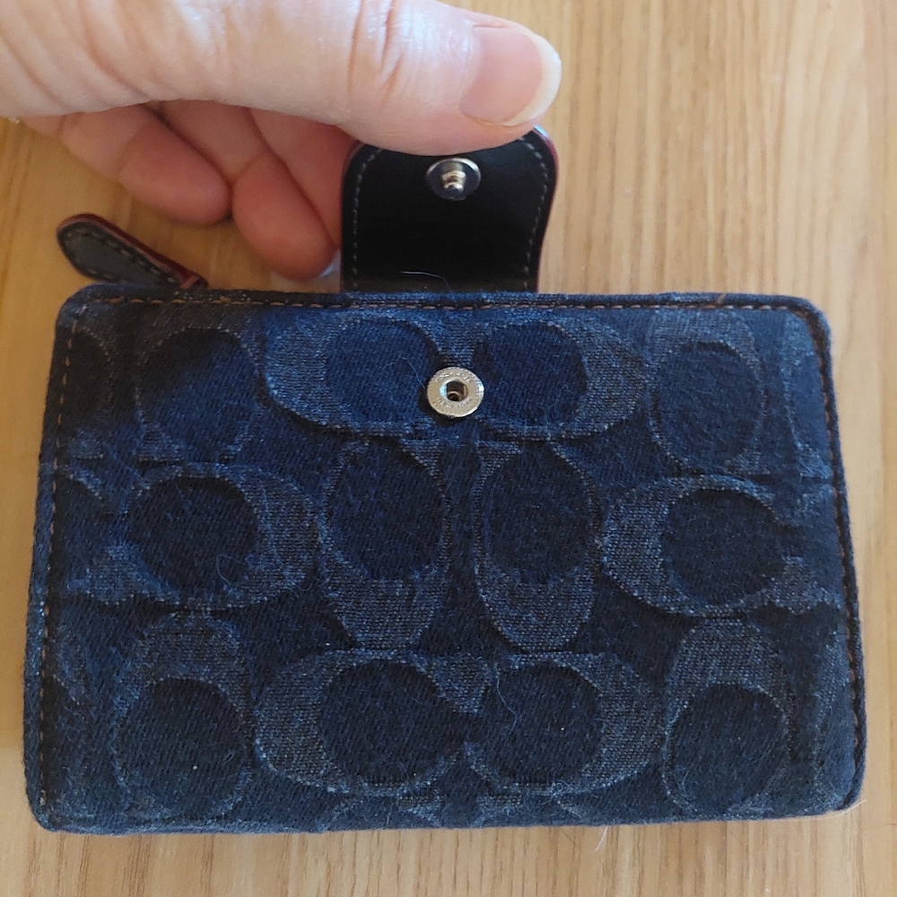 COACH Black Denim Medium Corner Zip Wallet - Used once (EXCELLENT CONDITION)